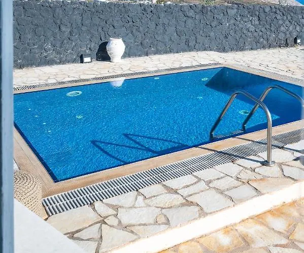 Smy Santorini & Hotel 4*