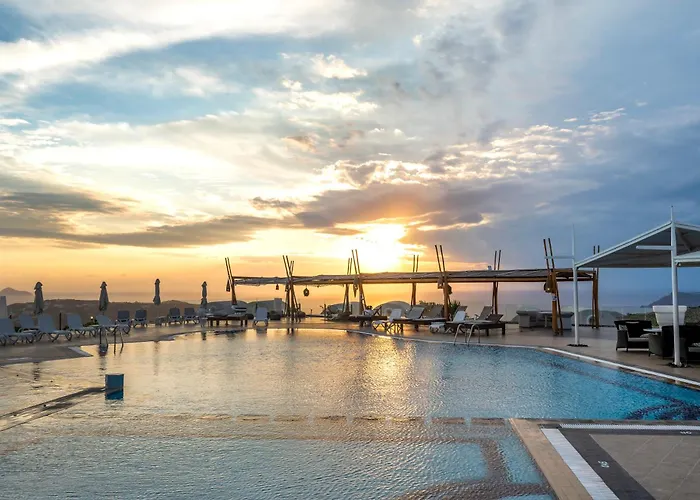 Smy Santorini Suites&villas 4*