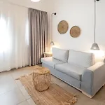 Smy Santorini & 4*