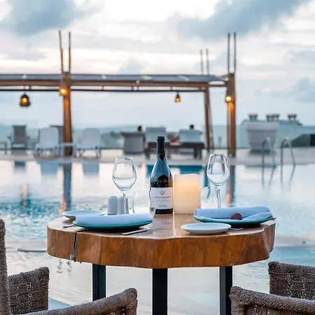 Smy Santorini & Pýrgos