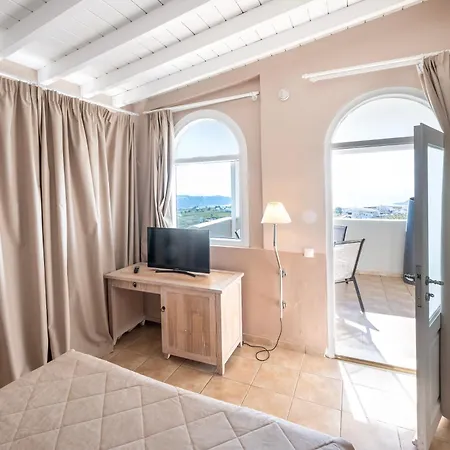 Smy Santorini & 4* Pyrgos Kallistis