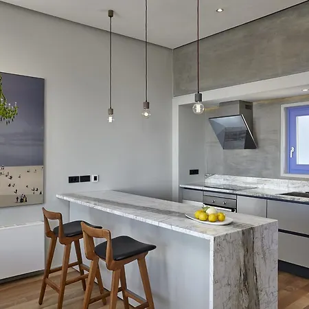 Smy Santorini & Hotel Pýrgos