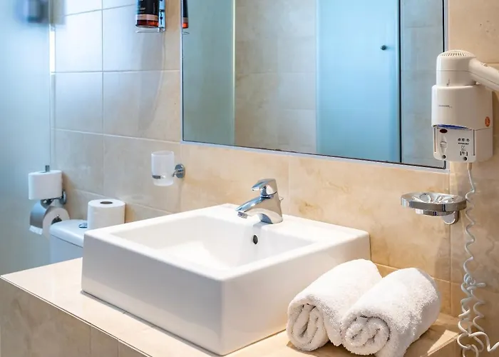 Smy Santorini & מלון